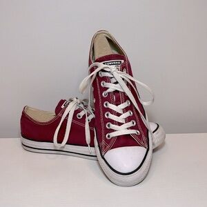 Converse Shoes - Women’s Size 11 EUC